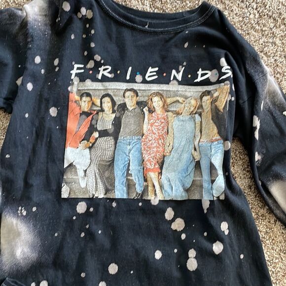 Friends long sleeve tee - Picture 3 of 4